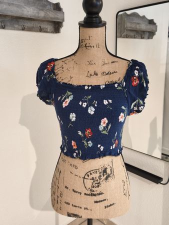 Kurzarm Top Blumenmuster Grösse L