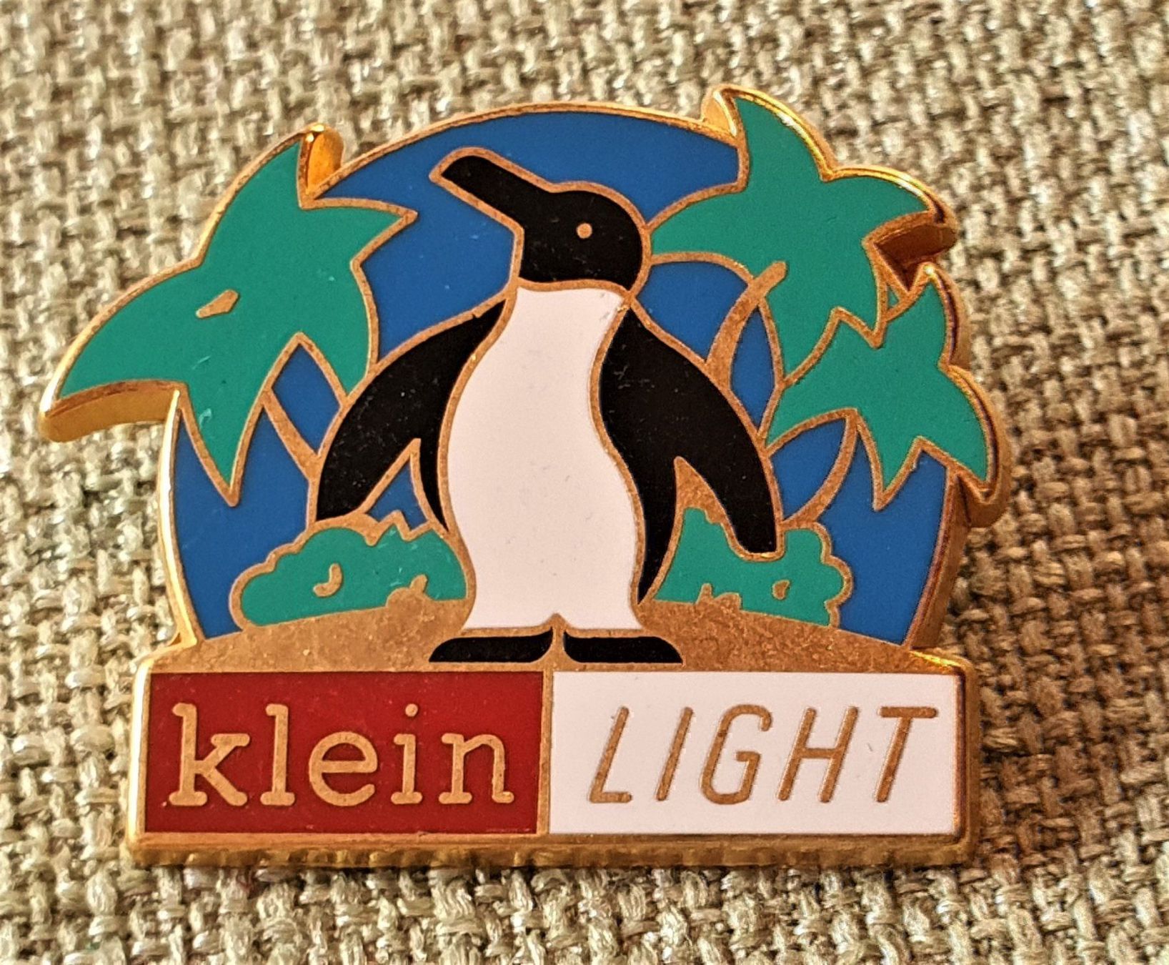 Cucine complete: G725 - Pin Pinguin  -  klein LIGHT – Usato da Reinach BL venduto da Boston-Verkauf