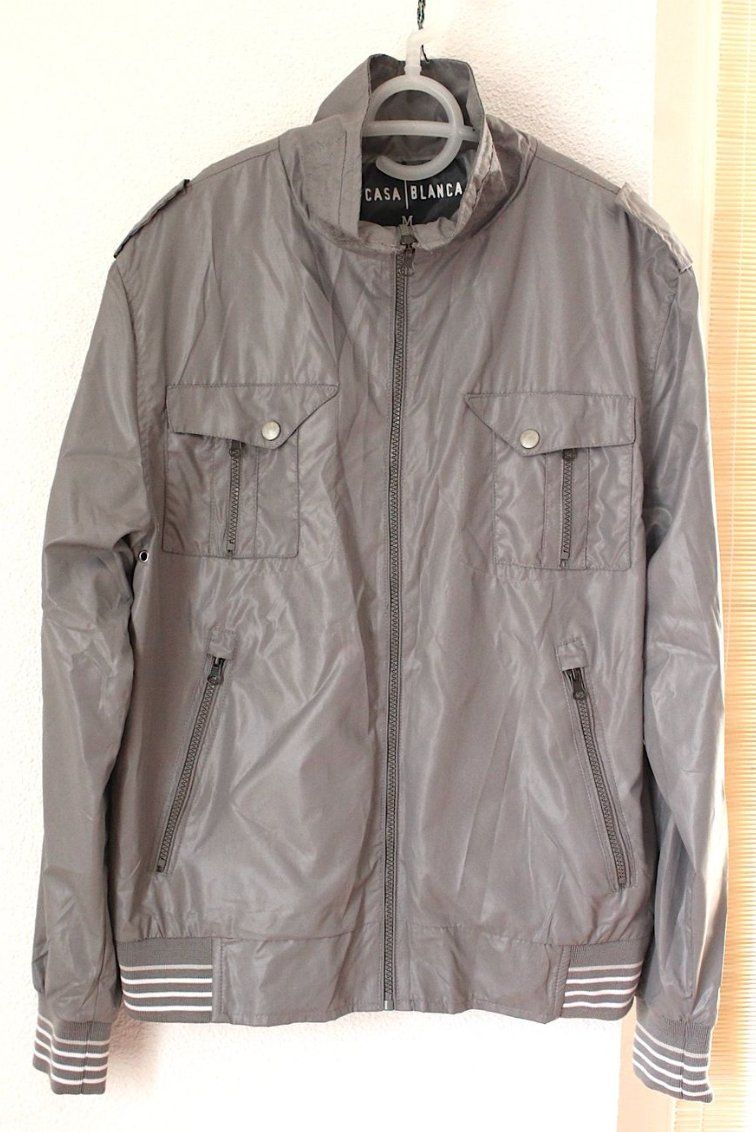 Vestes: Kaum getragene graue Jacke, Gr. M. – D'occasion à Locarno par madame-tus-sauds 2