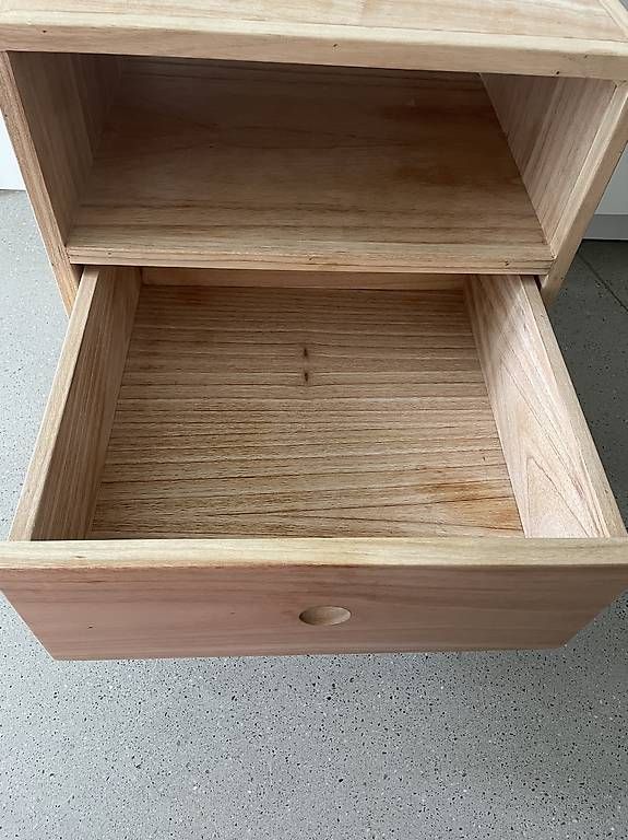 Nachttische: DETJER Nachttisch P.V.W. Holz Design – Gebraucht aus Zürich von ann_lv2n 3