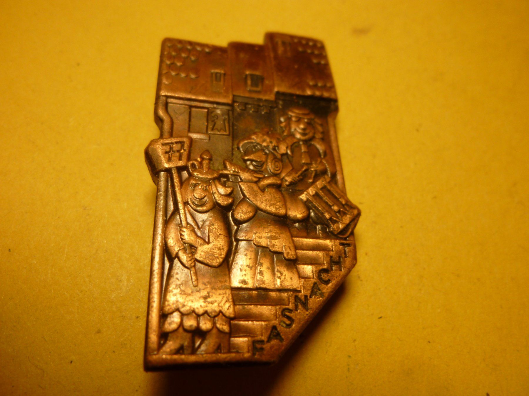 Plaketten & Abzeichen: BASEL 1977 BRONZE – Gebraucht aus Ried (Muotathal) von Mandarin02