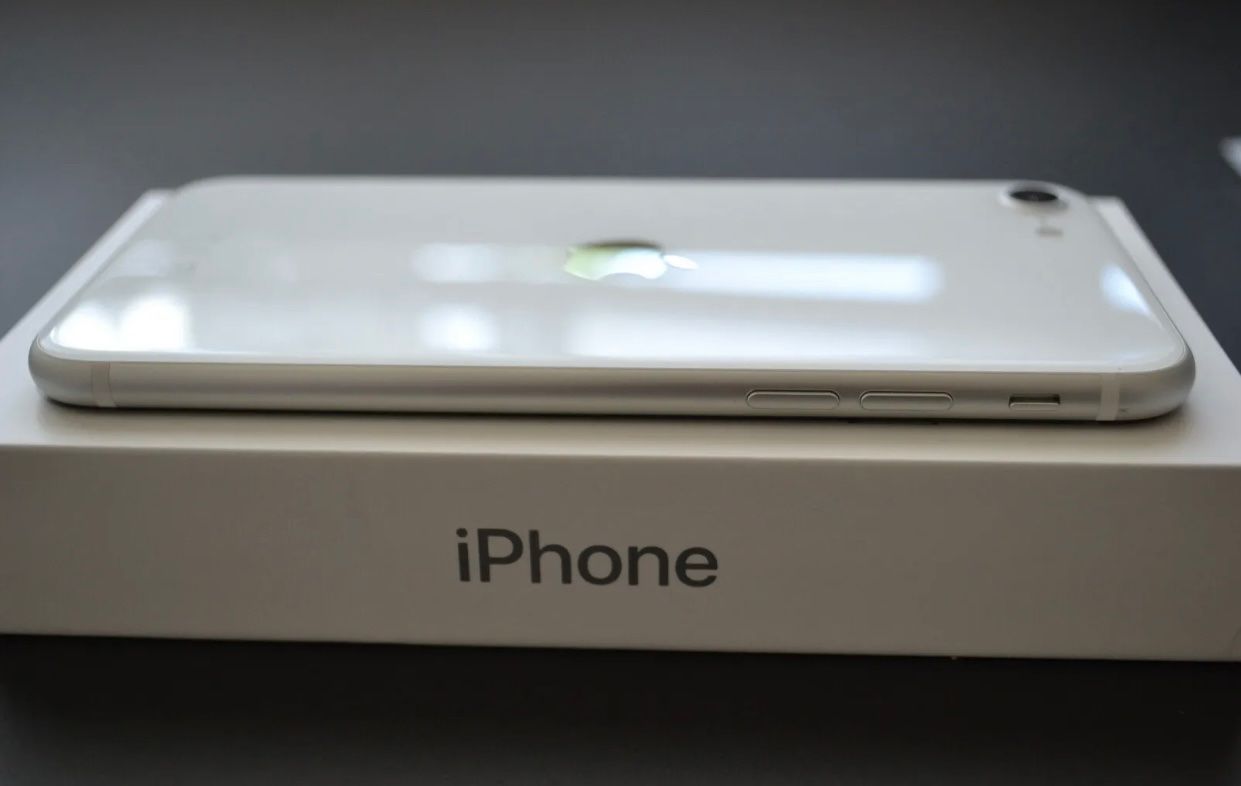 Apple Handys / Smartphones: iPhone SE 2020 (64GB) Akku 97% – Gebraucht aus Luzern von Waince786 4