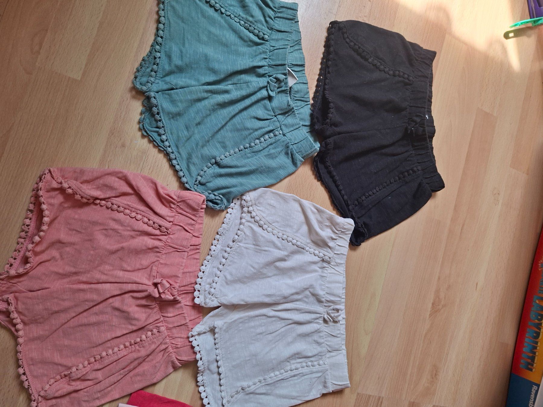 C&A Lotti & Set di vestiti: Mädchen Kleiderpaket Grösse 110 – Usato da Fisibach venduto da CHgut90 2