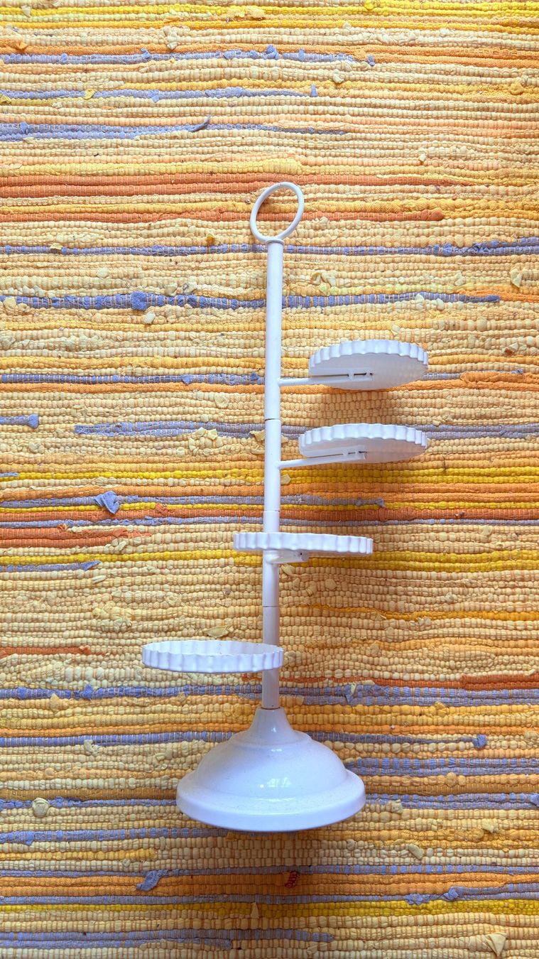 Supporti a parete: • Muffins / CupCake Halter • – Usato da Basel venduto da mendoza13 3