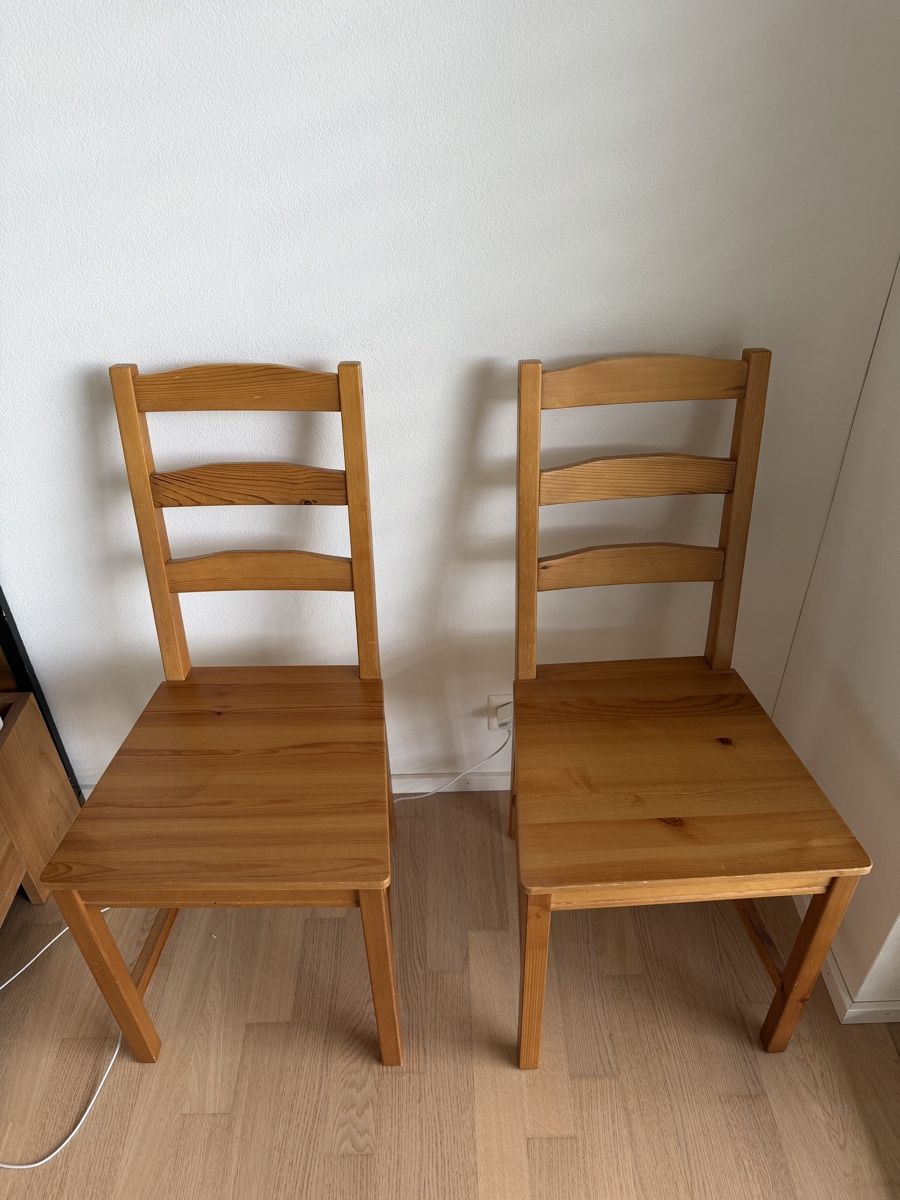 Set di tavolo e panche: Dining Table & 4 Chairs Gratis – Usato da Hermetschwil-Staff venduto da sar_6jwr 2
