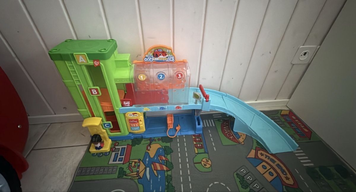 Jouets: Kinder Waschstrasse – D'occasion à Widnau par ser_6wmc