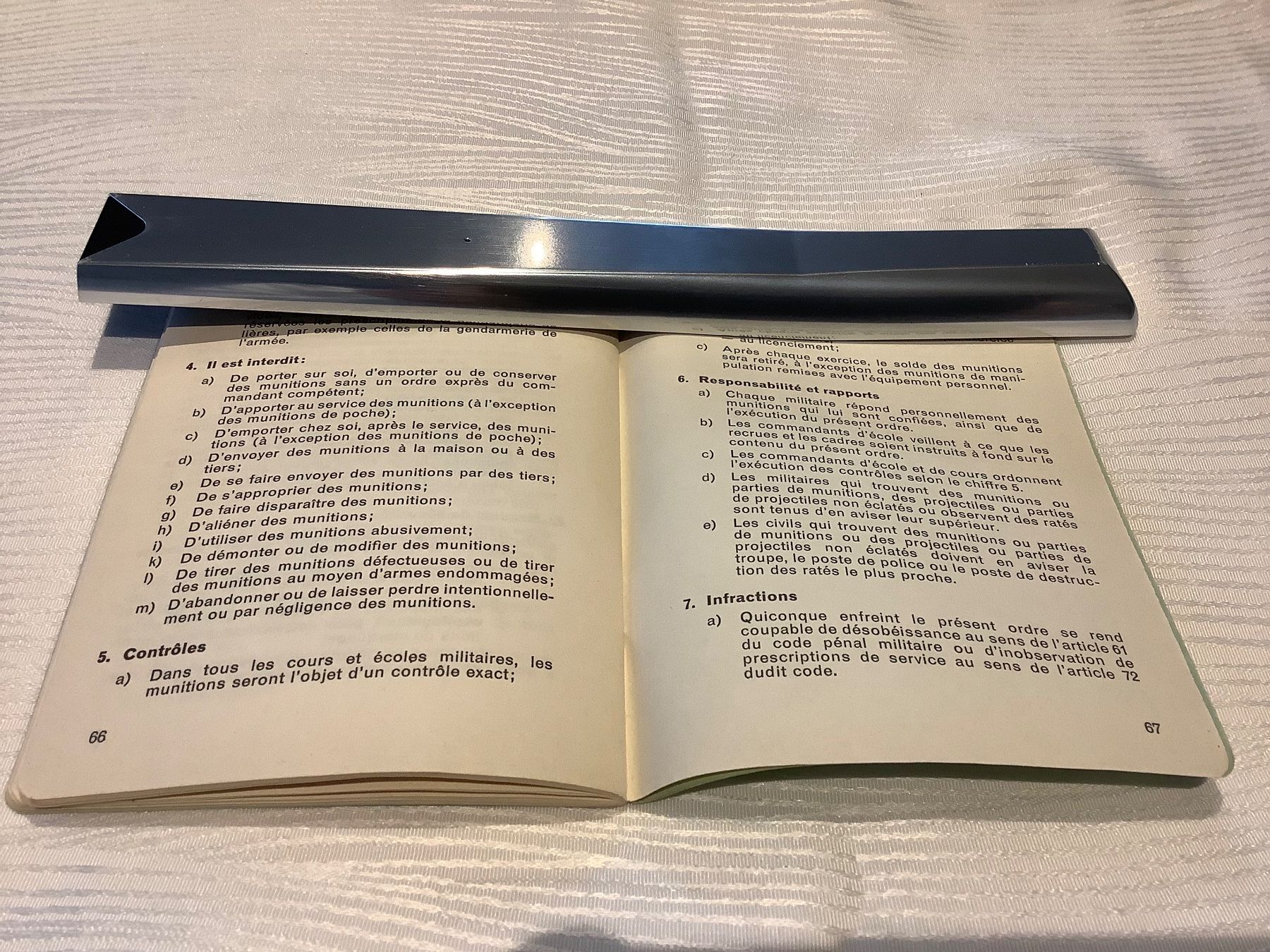 Libri: La grenade à main et le tube explosif – Usato da Massongex venduto da Nitramas 4