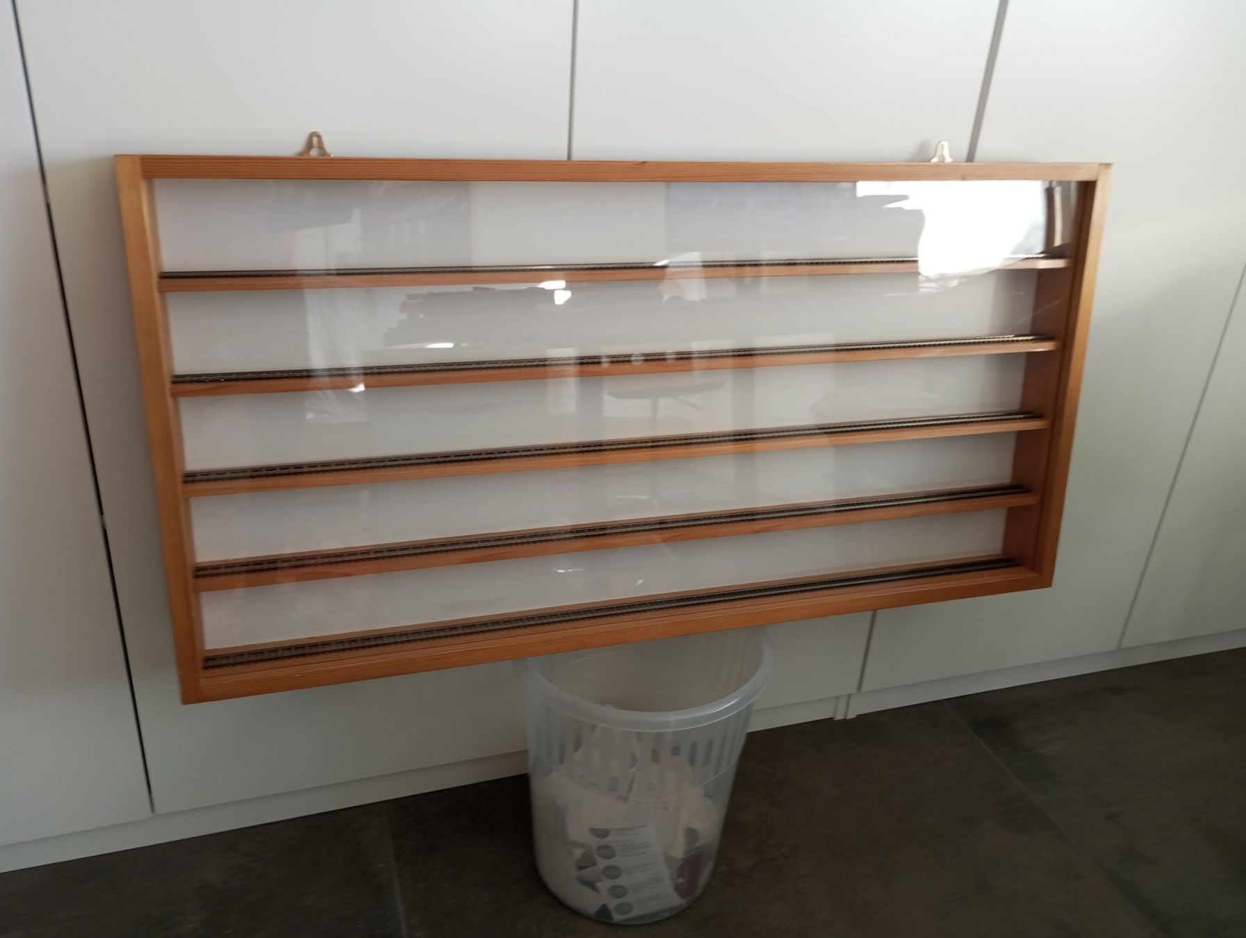 Modellini di ferrovie: Vitrine H0 104,5 x 52,5 – Usato da Fontaines NE venduto da waterfoot