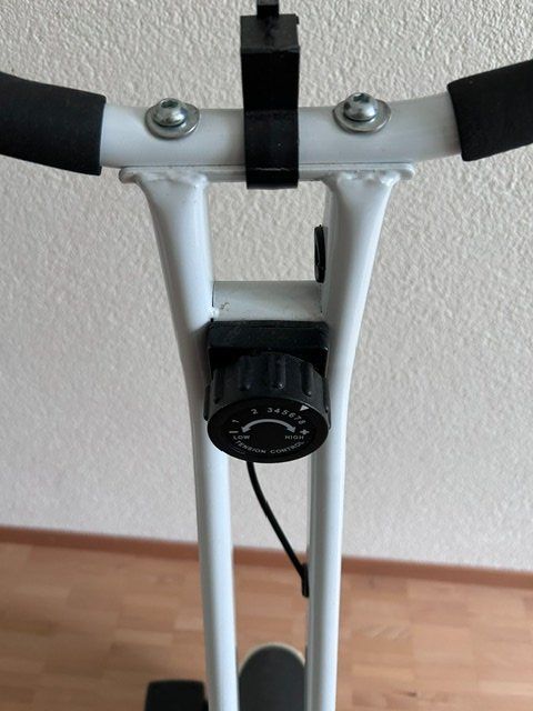 Hometrainer: Hometrainer Velo, wenig gebraucht! – Usato da Zofingen venduto da Astrid13 2