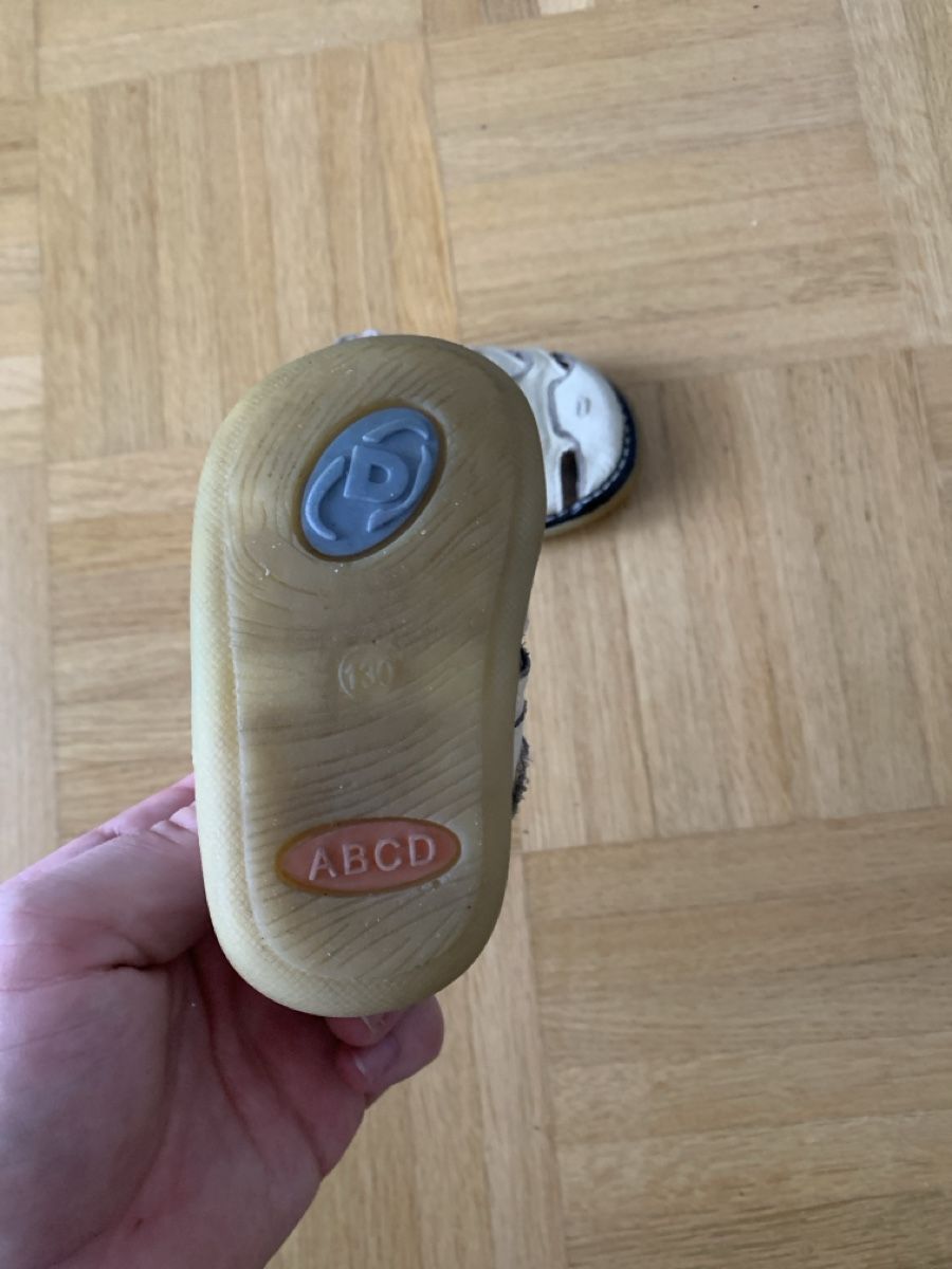 Scarpe per ragazzi: Kindersandalen weiss – Usato da Adligenswil venduto da mirkolini 2