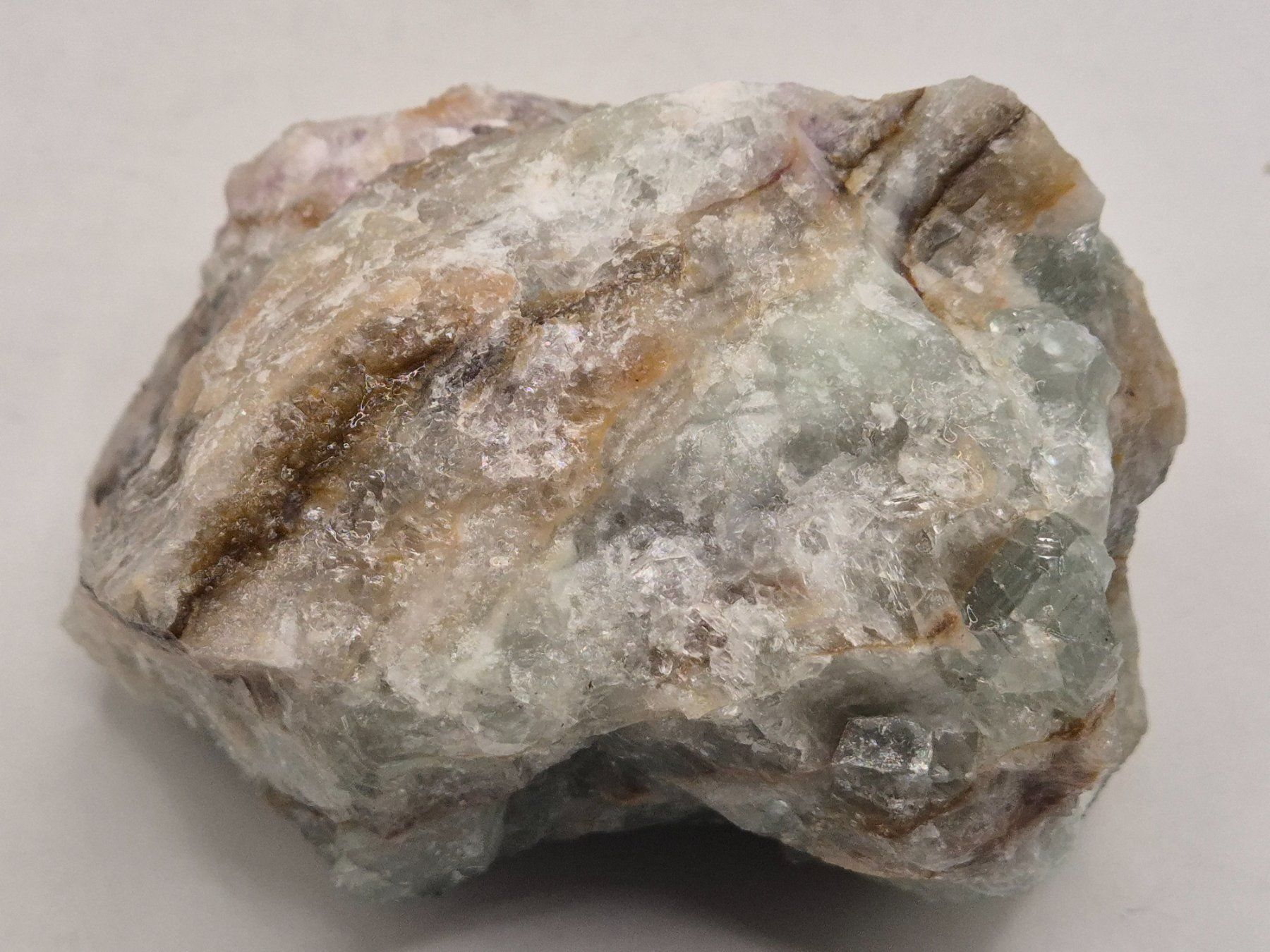 Minerali & Pietre curative: Fluorit Regenbogenfluorit bunt, Namibia (839gr.) – Usato da Winterthur venduto da LukasMineralienOase 1