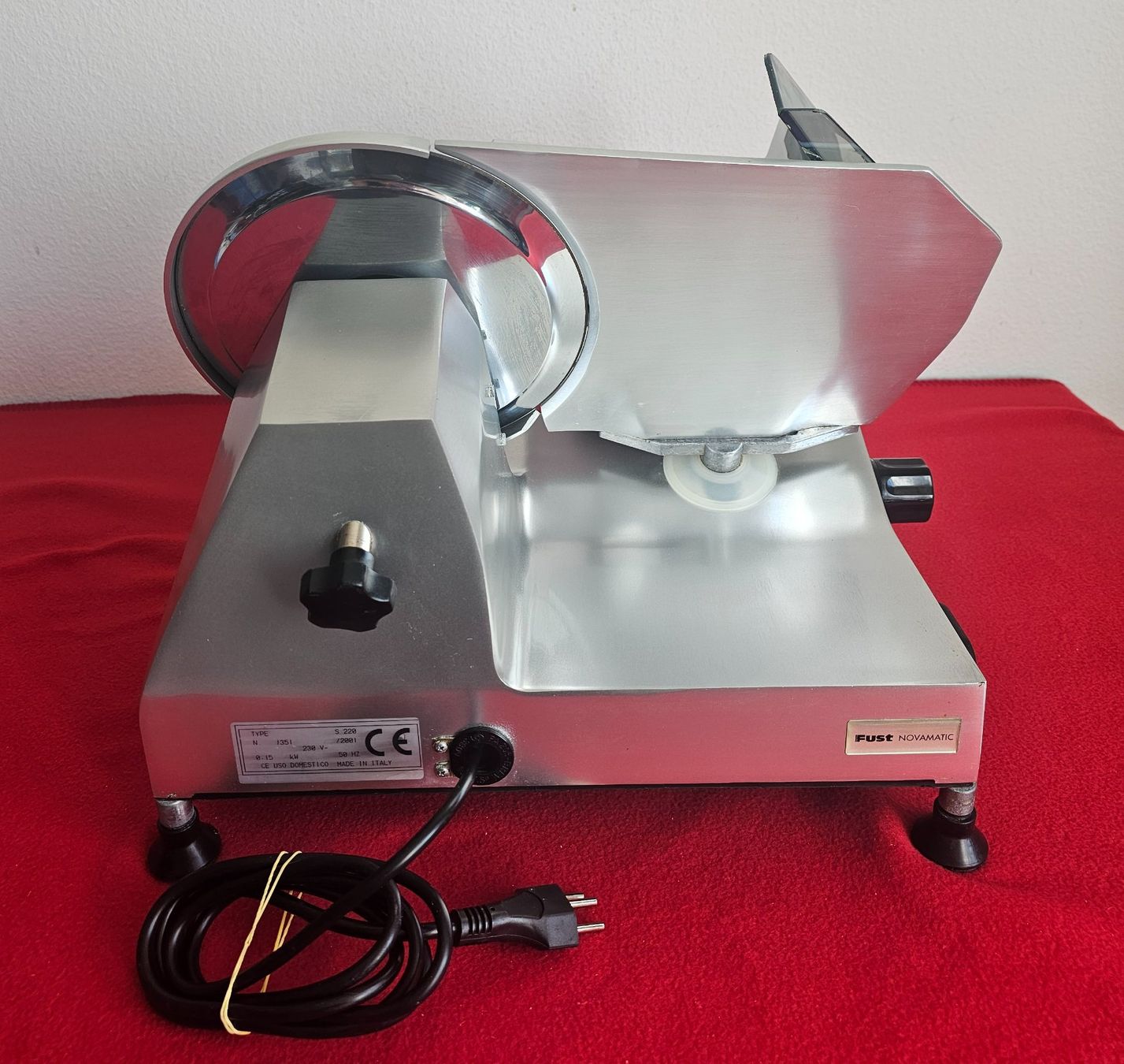 Elettrodomestici da cucina: ***NOVAMATIC***Type S 220 grosses Aufschnittmaschine – Usato da Bronschhofen venduto da Xena37 2