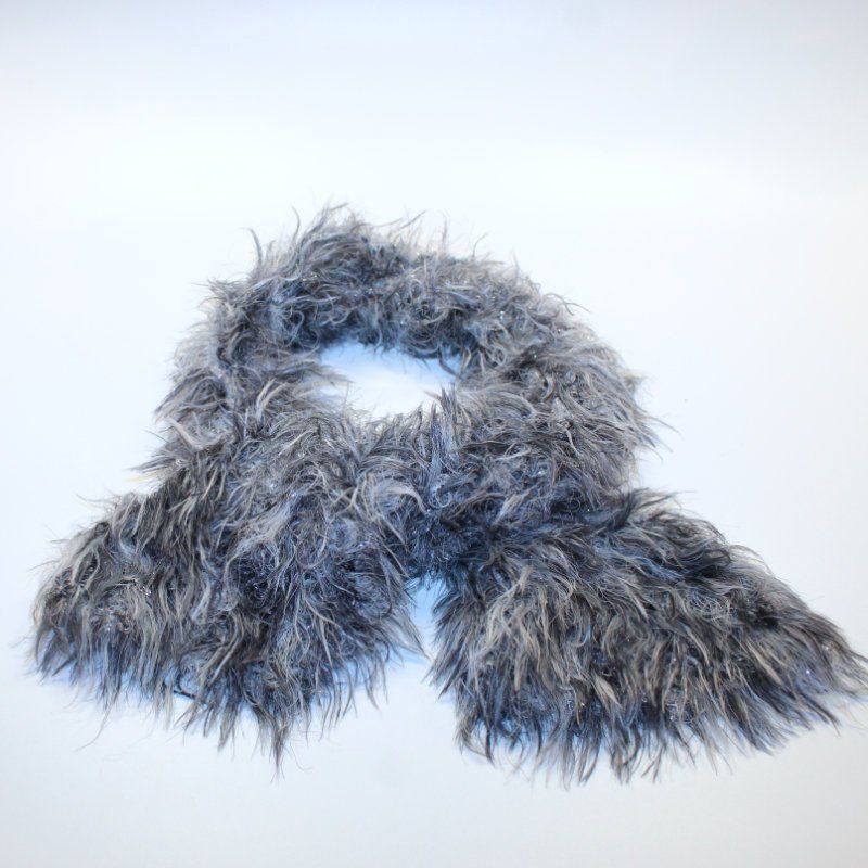 Foulard & Sciarpe: Fransenschal handgestrickt, grau mit Glitter – Nuovo (secondo la descrizione) da Weggis venduto da daisyflower