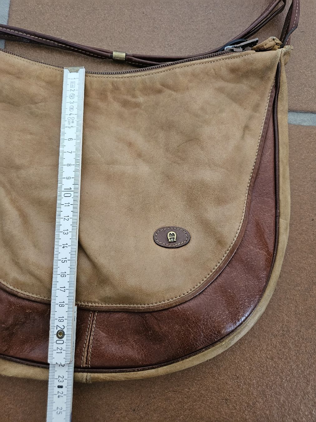 Aigner Borse da donna: Aigner Ledertasche beige Vintage – Usato da Eschenbach SG venduto da MarThu 2