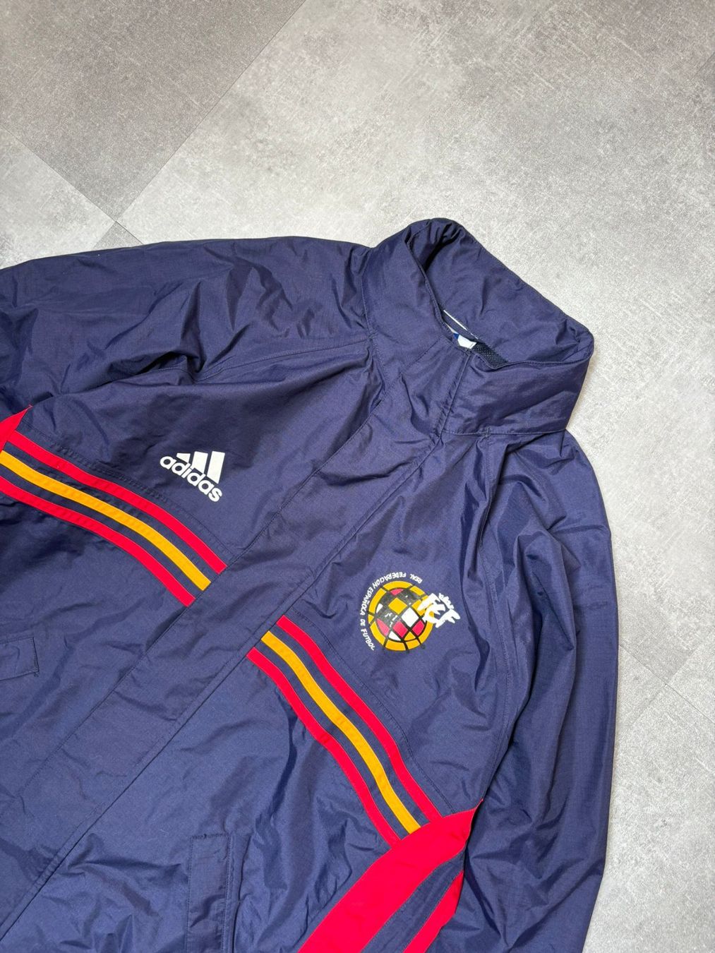 Adidas Giacche: Vintage Adidas 2000 Spanien Regenjacke - Grösse S – Nuovo (secondo la descrizione) da Werdenberg venduto da hase.vintage 1