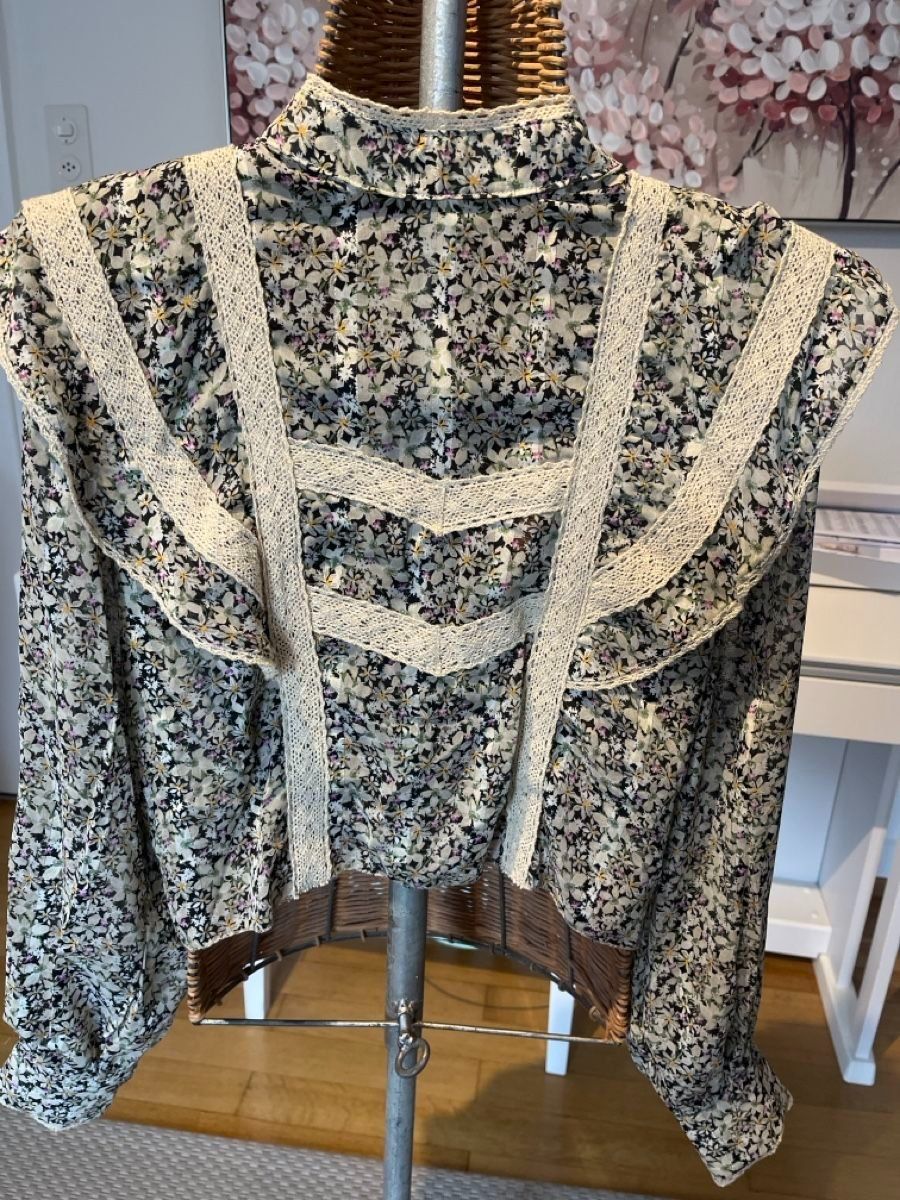 Sezane Camicette: Chiffon Bluse MEISIE, Spitze, Blumenmuster – Usato da Steinhausen venduto da nwe_t8nj 5