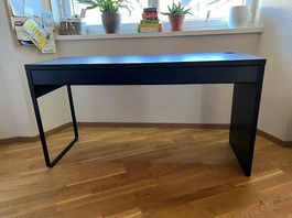 Office table / Bürotisch / Bureau