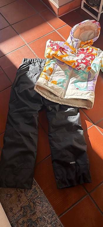 Jumpsuits: Tuta da sci bambina  – Gebraucht aus Agno von chg_82vs 1