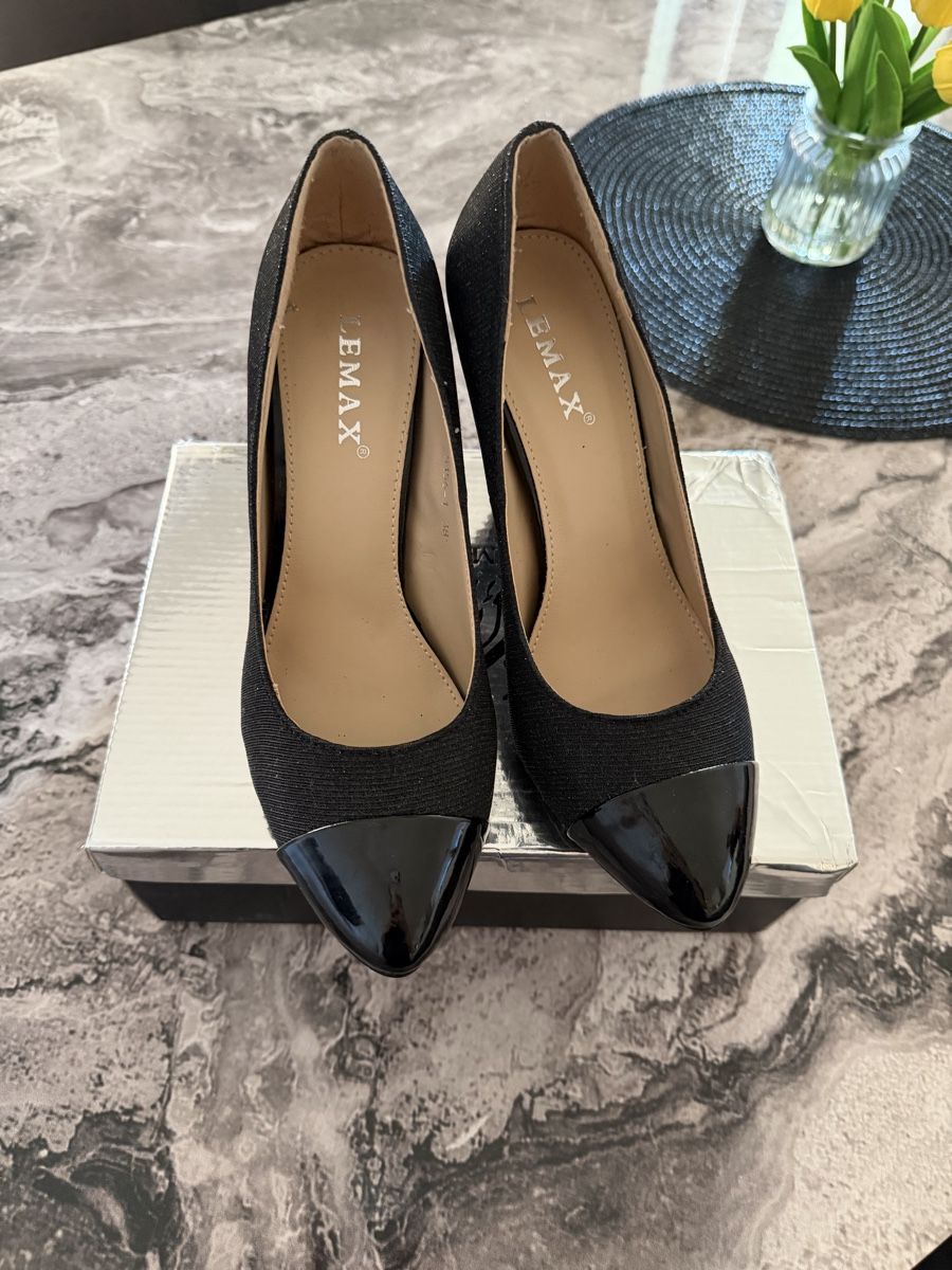 Scarpe da donna: Elegante schwarze High Heels – Usato da Urtenen-Schönbühl venduto da Peklars