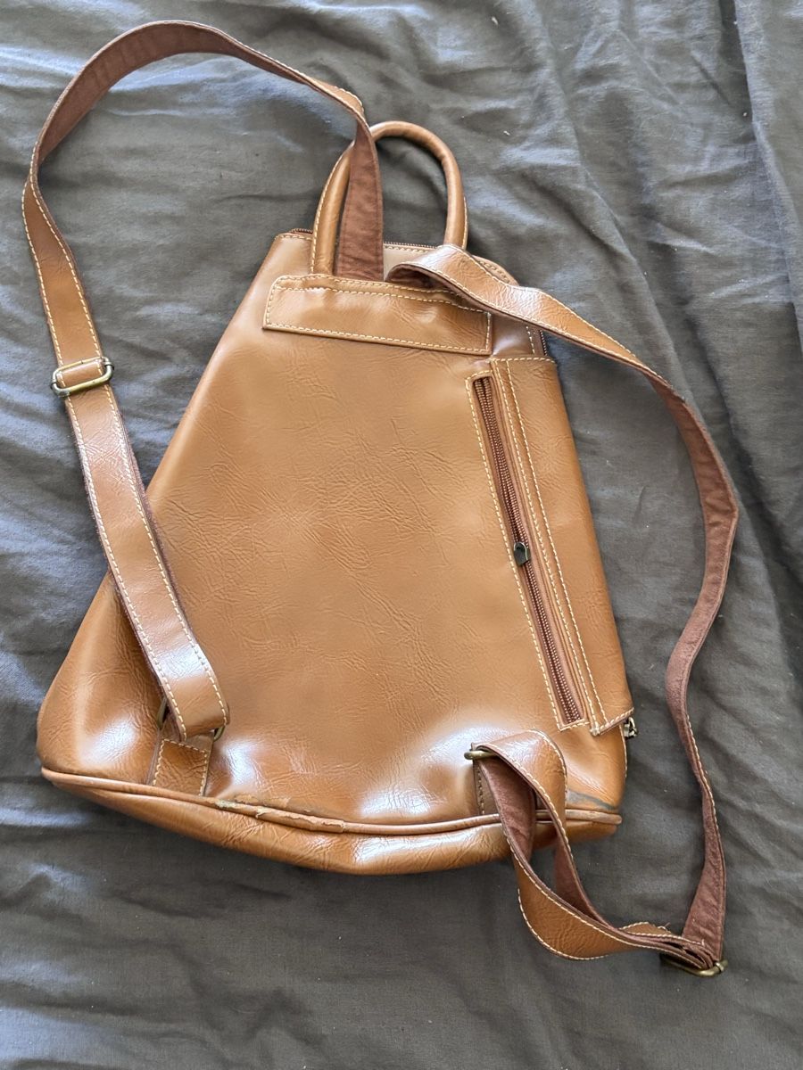 Zaini: David Jones Backpack Brown Leather Convertible Used – Usato da La Chaux-de-Fonds venduto da joa_jk5g 3