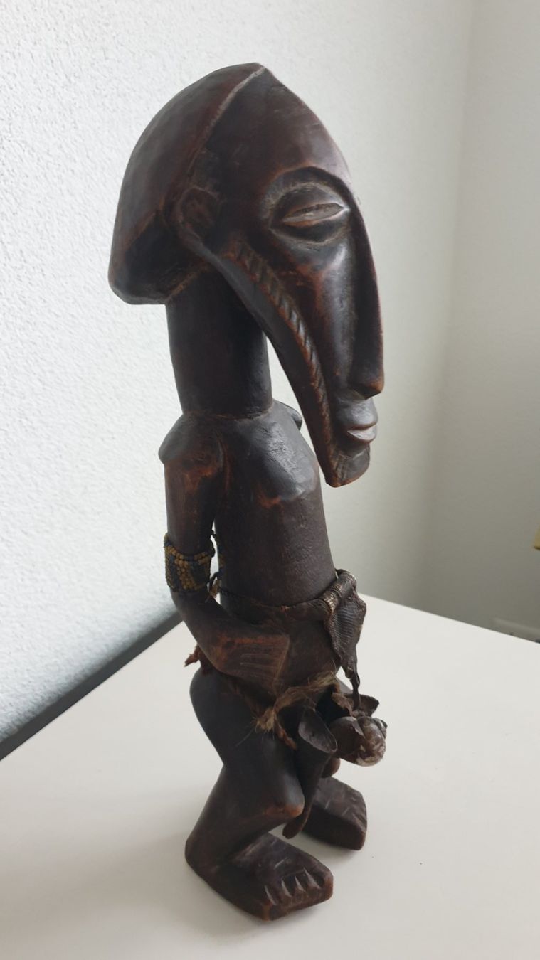 Statuette: Afrikanische Originale Bembe Figur – Usato da Winterthur venduto da rowagner 1