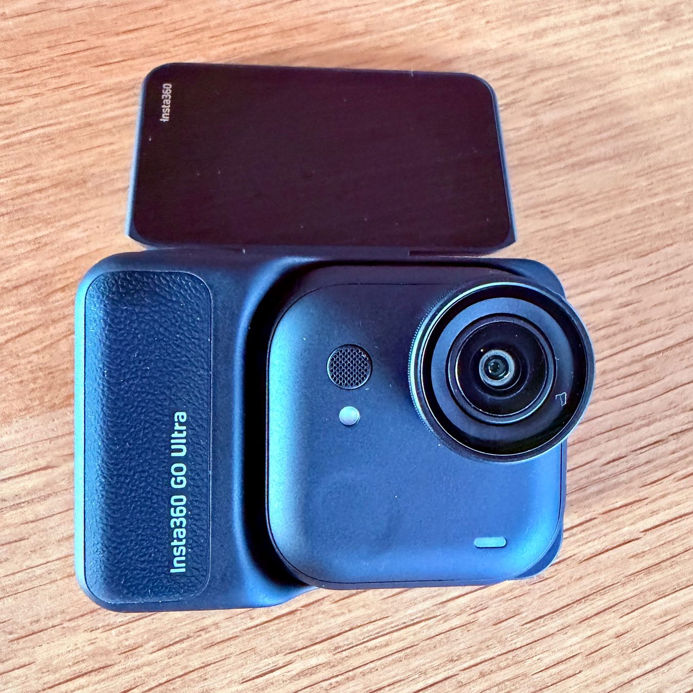 Insta360 Action Cam: Insta360 GO Ultra Creator Bundle, Schwarz – Neu (gemäss Beschreibung) aus Einsiedeln von __miichaaeel 7