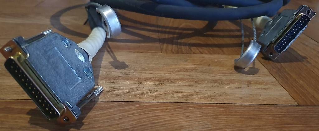 Kabel: DB-25 kabel – Gebraucht aus St. Imier von Lautar_Vega 3