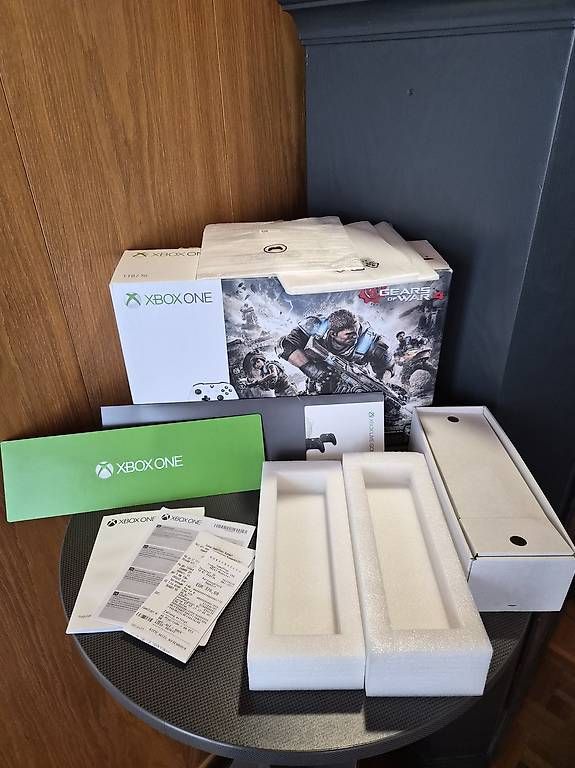 Konsolen: Microsoft Xbox One S 1Tb, Weiß, in OVP mit Controller In OVP – Gebraucht aus Berg TG von pas_mft2 1