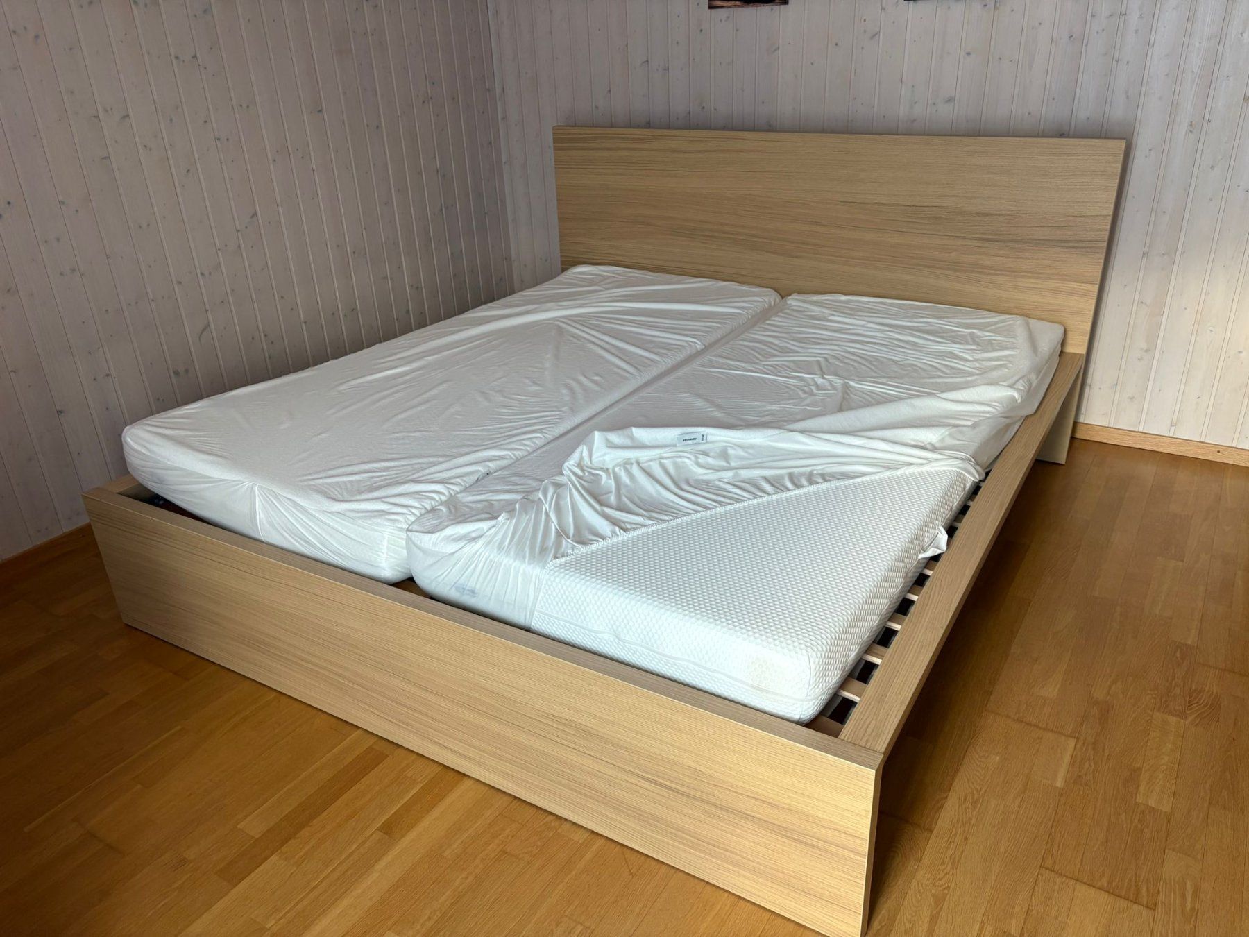Ikea Letti: Malm Bett braun Ikea mit Rost und Matratze – Usato da Flühli LU venduto da Overland_Motors