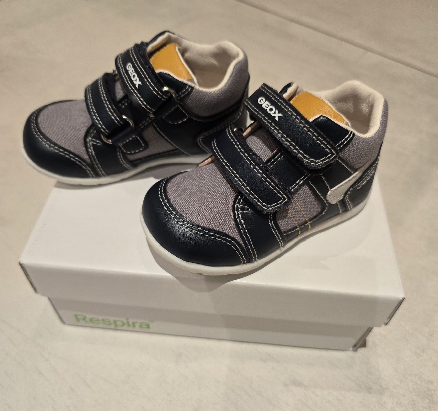 Geox Scarpe per ragazzi: Geox Kinder Schuhe,  Gr. 21, neu! – Nuovo e nell'imballaggio originale da Rorschacherberg venduto da Olgamedved 2