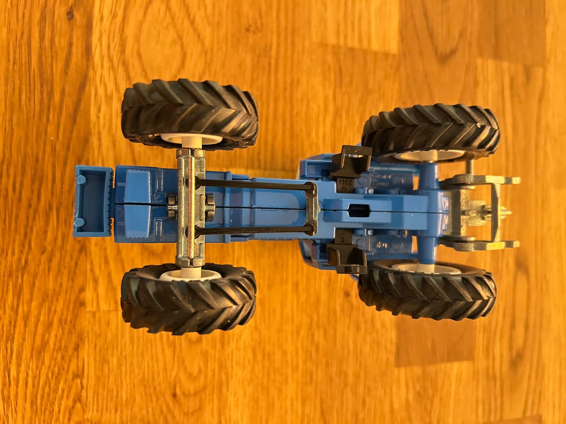 Siku Modellbausätze & Standmodelle: Siku Traktor Ford vintage – Gebraucht aus Aesch BL von aligator010 2