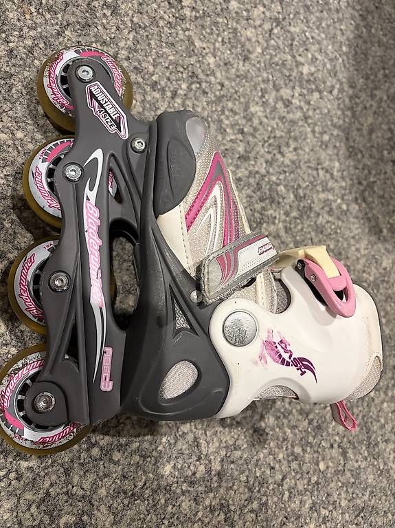 Inline-Skating & Rollschuhe: Inline skates Rollerblade (Gr. 32-35) – Gebraucht aus Küsnacht ZH von sis_v7qk 1