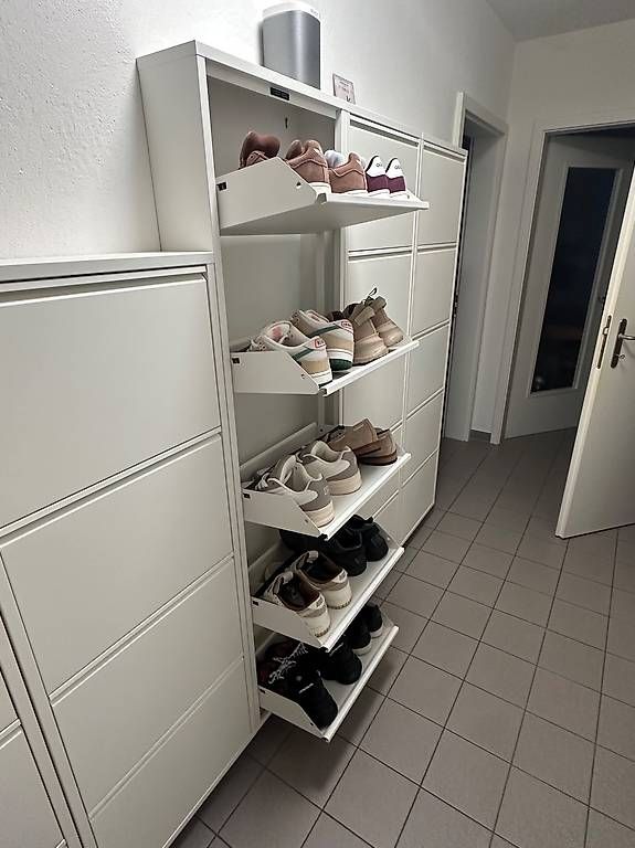Schränke: Schuhschränke – Gebraucht aus Uster von Dr.vo 1