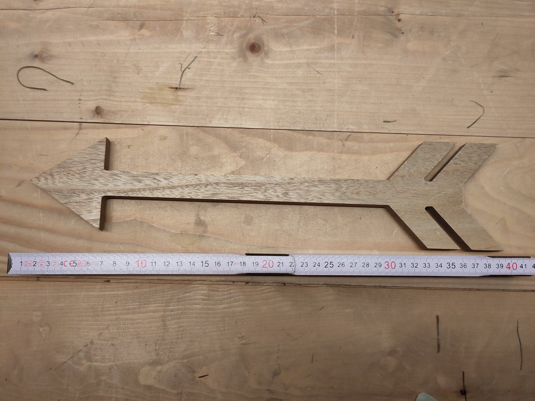 Tutte le decorazioni: Holzpfeil zur Dekoration – Usato da Moosseedorf venduto da Smammut