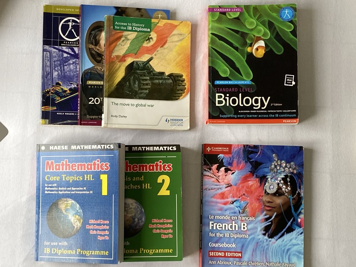Libri: 7 IB Diploma textbooks – Usato da Möhlin venduto da ser_85rz