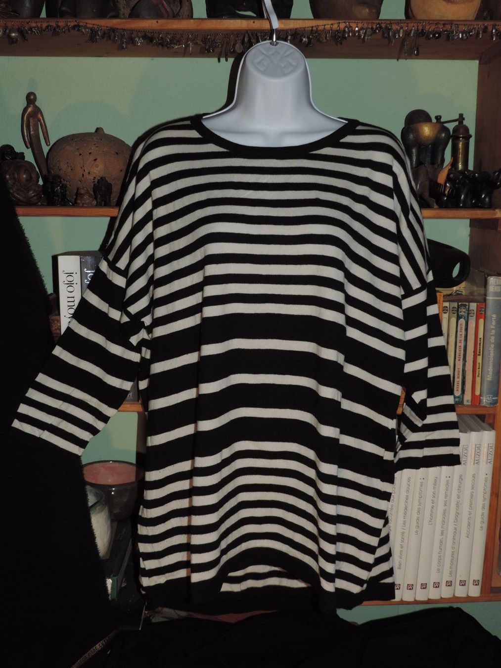 Top: pull rayé noir et blanc – Usato da Genève venduto da Axelle333 5