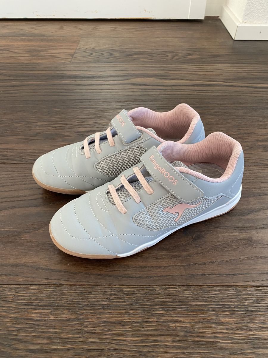 Schuhe für Mädchen: Turnschuhe Mädchen – Gebraucht aus Pfäffikon ZH von aveo14 1