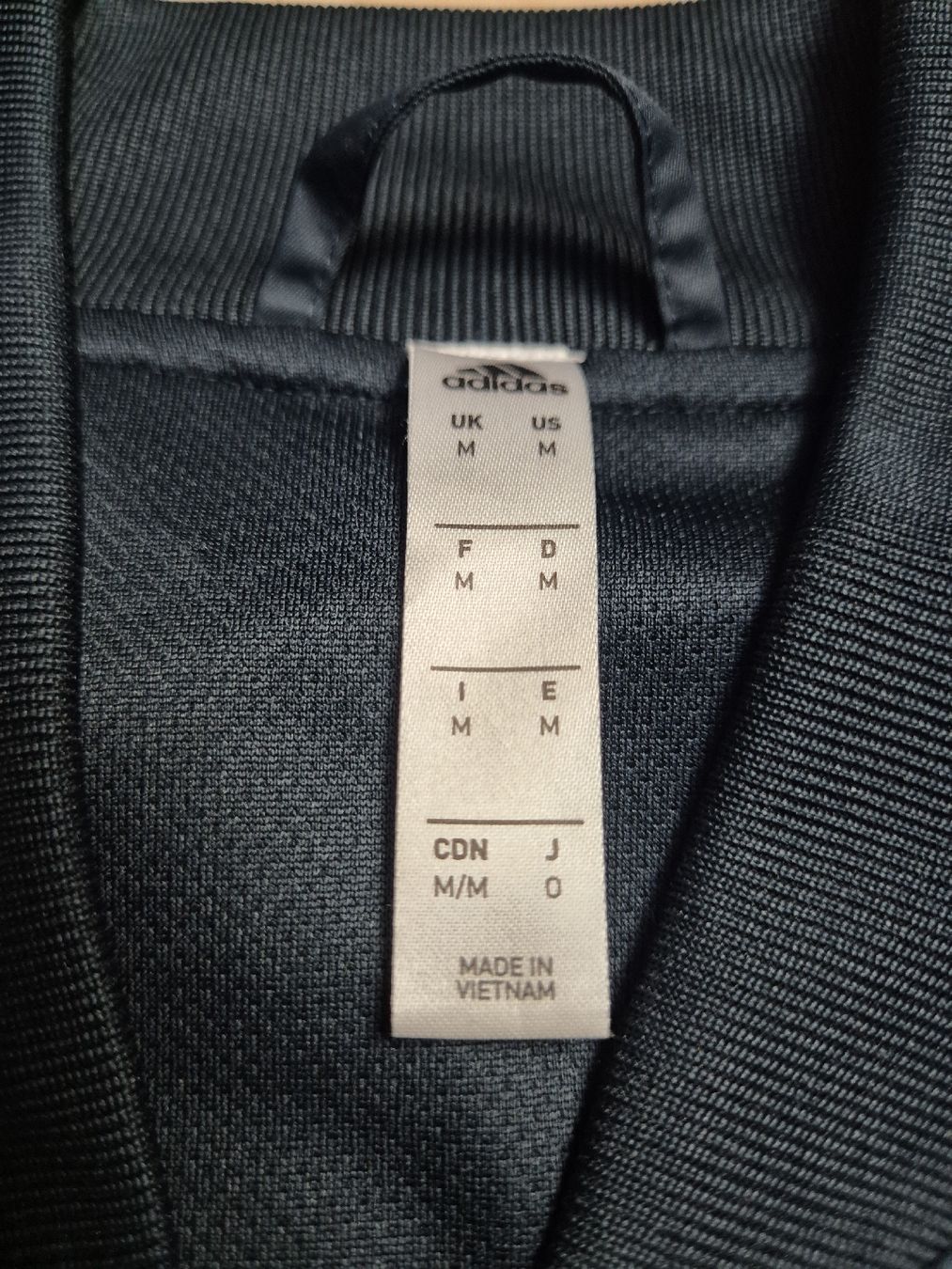 Adidas Giacche: Adidas 19/20 Real Madrid Jacke. M – Usato da St. Gallen venduto da CaliSunshine 4