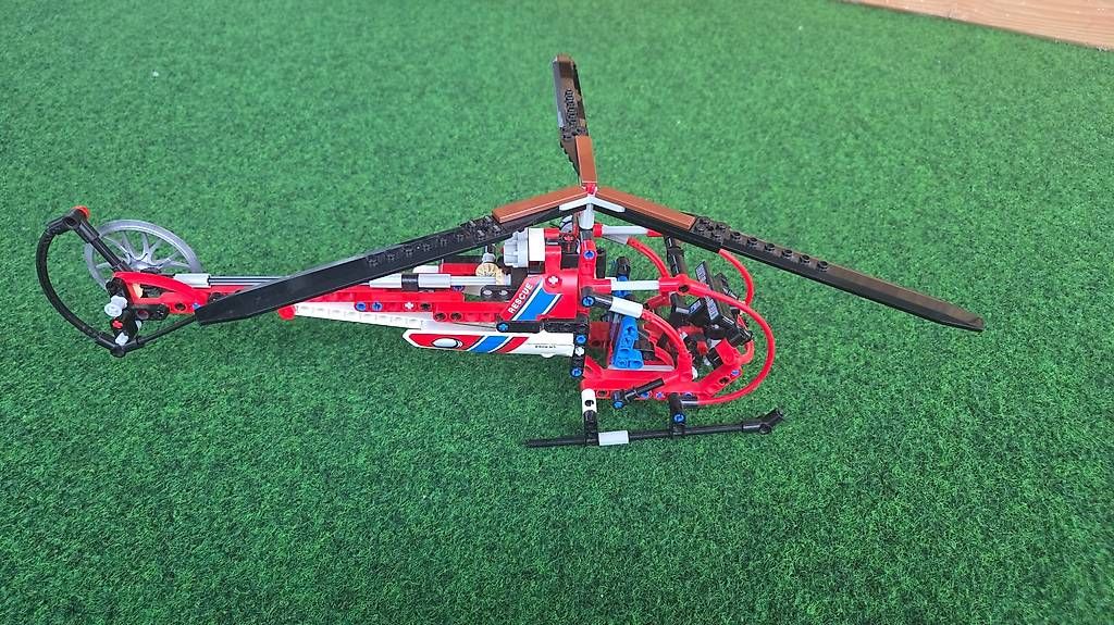 Lego Giocattoli: LEGO Technic, Rescue Helicopter 2011 – Usato da Belp venduto da Yvi76