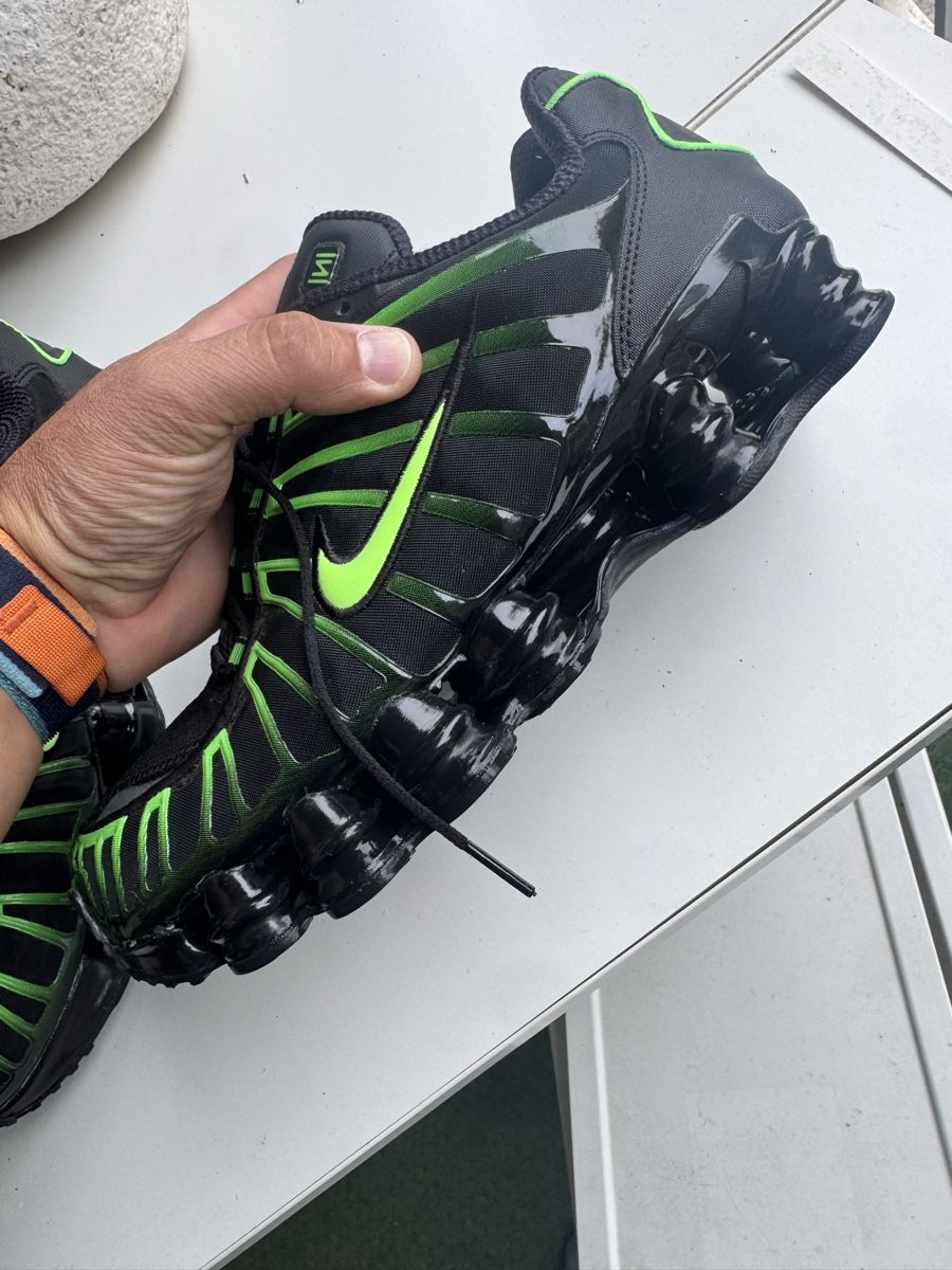 Nike Herrenschuhe: Baskets Nike Shox Noir Vert T.45 – Neu (gemäss Beschreibung) aus Romanel-s-Lausanne von vituzzo02