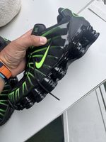 Baskets Nike Shox Noir Vert T.45