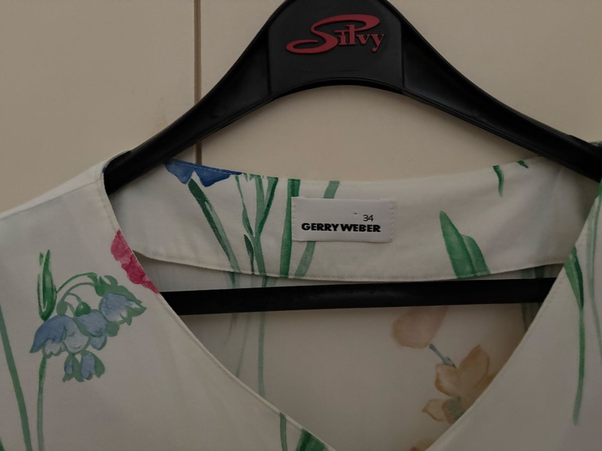 Gerry Weber Chemisiers: GERRY WEBER Bluse Blumenmuster weiss  – D'occasion à Bellach par Legdance 3