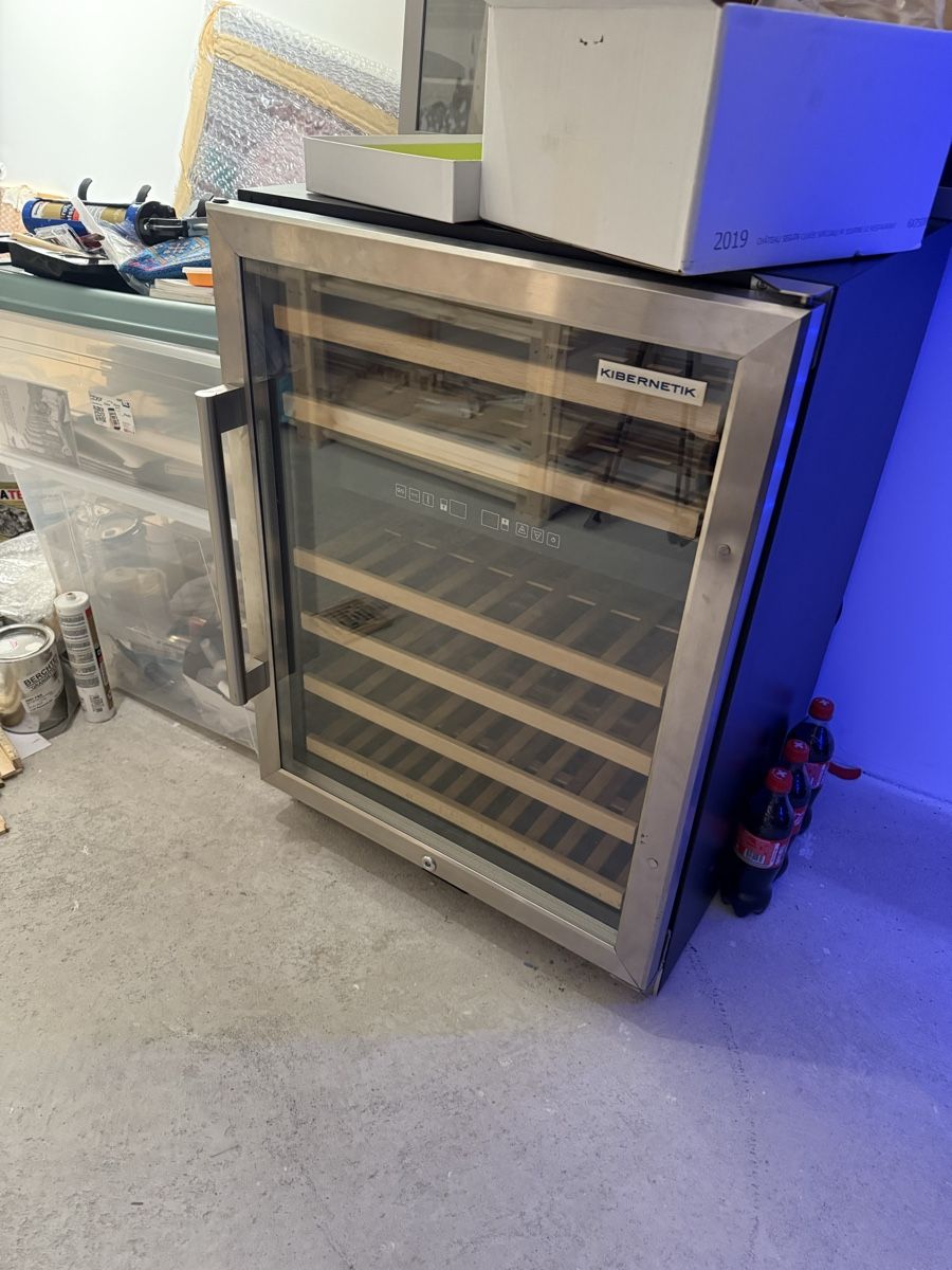 Réfrigérateurs: Frigo cave a vins – D'occasion à Genève par Enzogva81
