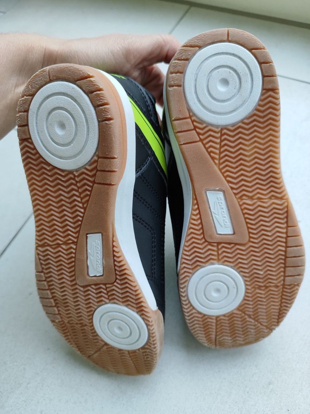Scarpe per ragazzi: Neue Turnschuhe, Hallenschuhe Sprandi Gr. 31 – Nuovo (secondo la descrizione) da Seon venduto da Mandes1 3