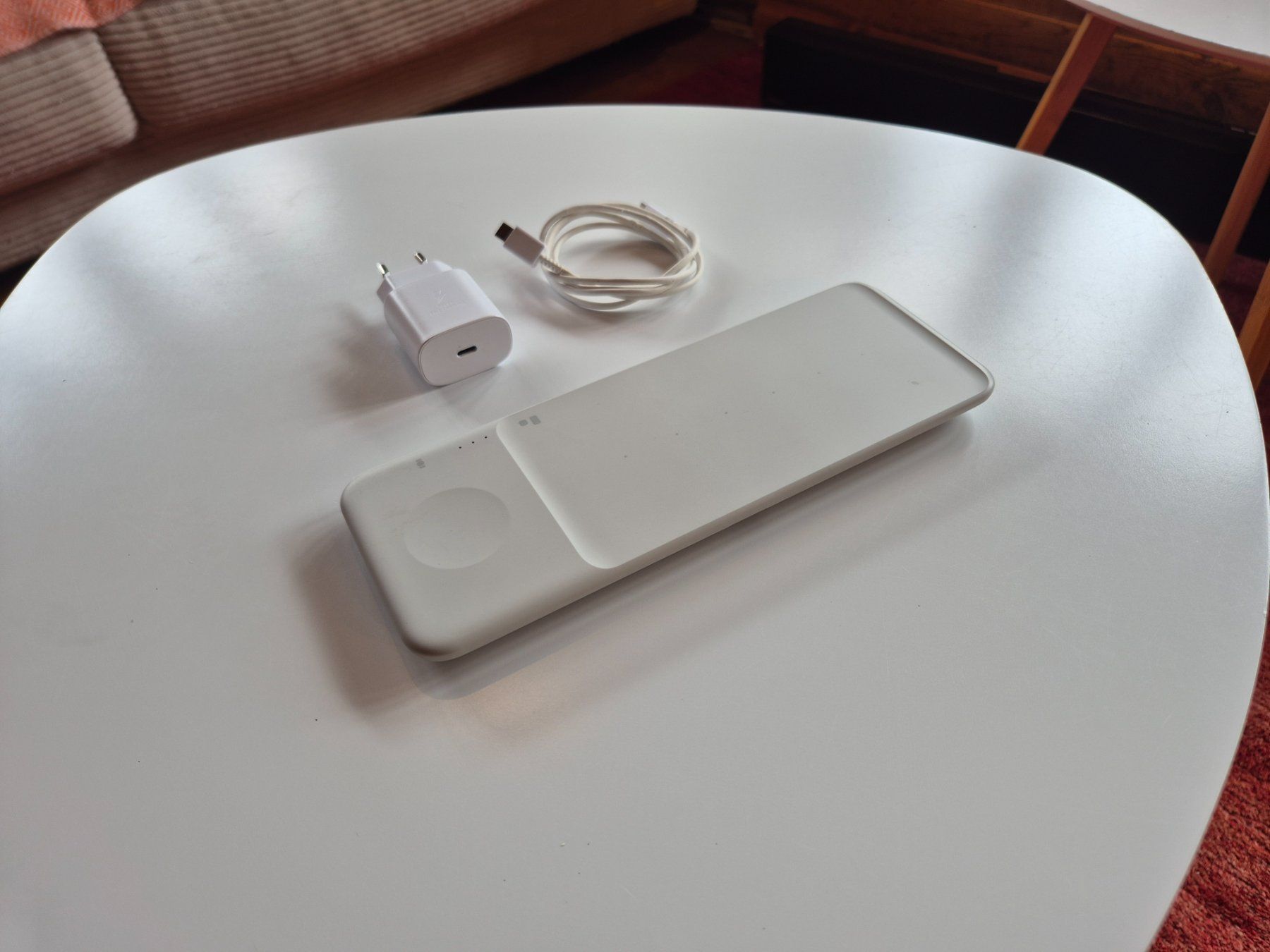Samsung Caricabatterie: Samsung Wireless Charger Trio, Weiss – Usato da Hinwil venduto da gianna.fischer 1