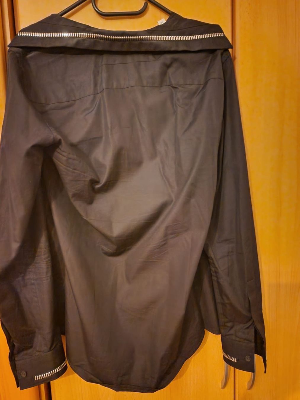 Givenchy Camicie: Schwarzes Givenchy Hemd, Grösse 39, – Nuovo (secondo la descrizione) da Grenchen venduto da Lucifero17 2