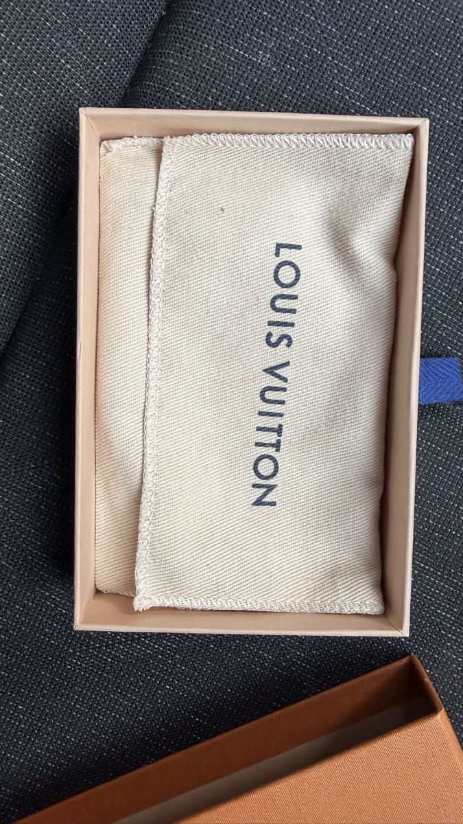 Louis Vuitton Boucles d'oreille: Louis Vuitton boucle d’oreille – Neuf (Voir description) à meyrin par aar_g8xm 1