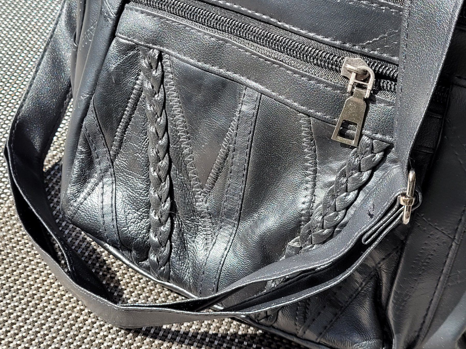 Taschen für Damen: Damen-Handtasche Leder NEU/OVP – Neu und originalverpackt aus Oetwil am See von swisspeak 1