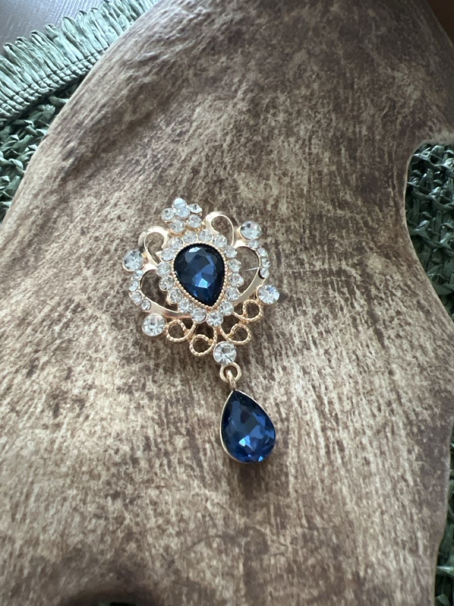 Spille & Fermagli: Elegante Brosche mit blauem Stein – Nuovo (secondo la descrizione) da Seon venduto da Sunny-Schmuck78
