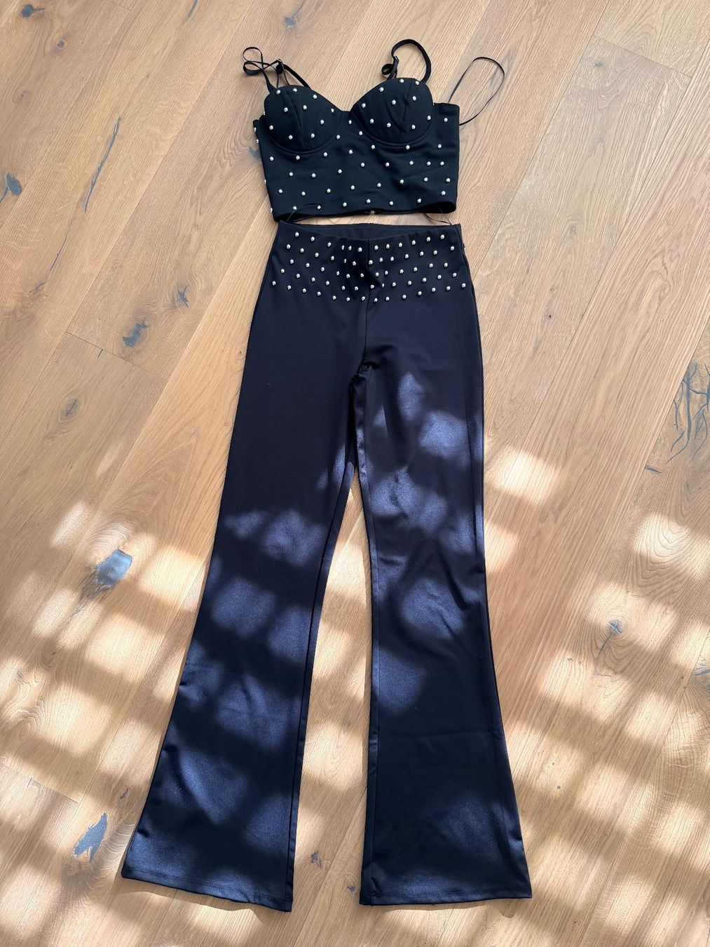 Completi & Tailleur: Set 2 pezzi pantalone e top nero TW Taglia XS/S – Usato da Liestal venduto da HAELV
